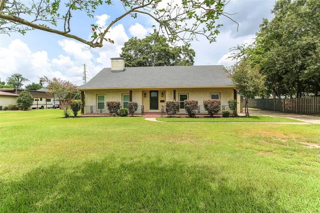 620 W Sale Rd Road W, Lake Charles, LA 70605 - #1