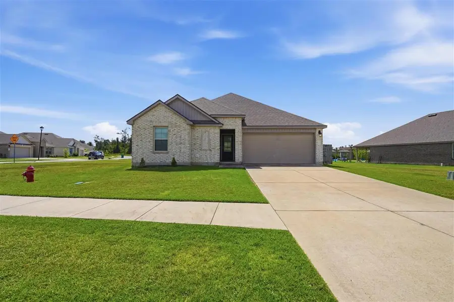 860 Coulee Bend Boulevard, Lake Charles, LA 70611 - #3