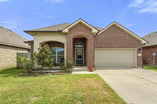 2240 N Lake Michele Circle N, Lake Charles, LA 70607