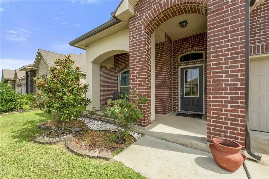 2240 N Lake Michele Circle N, Lake Charles, LA 70607 - #2
