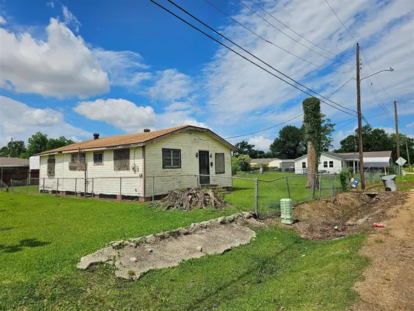 2422 Poplar Street, Lake Charles, LA 70601
