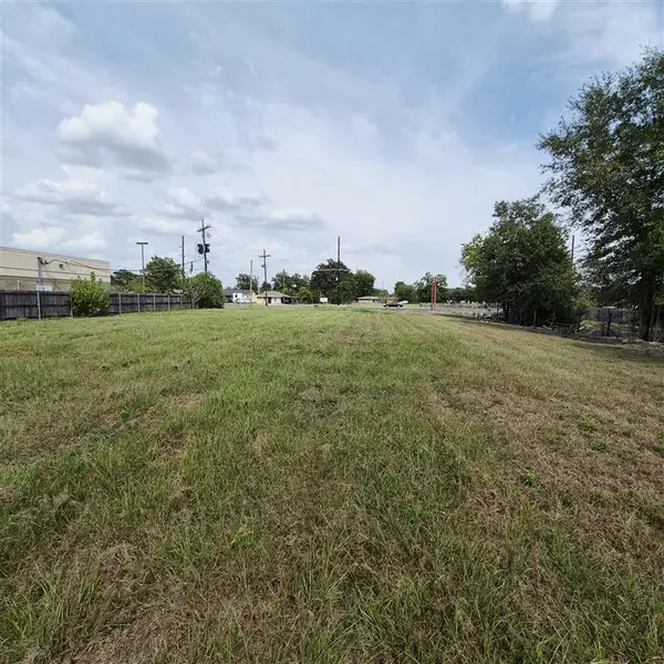 2016 Gerstner Memorial Drive, Lake Charles, LA 70601