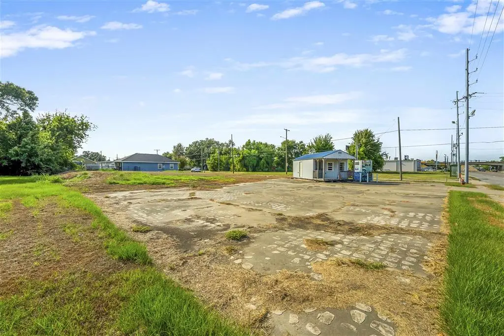 400 Enterprise Boulevard, Lake Charles, LA 70601 - #1