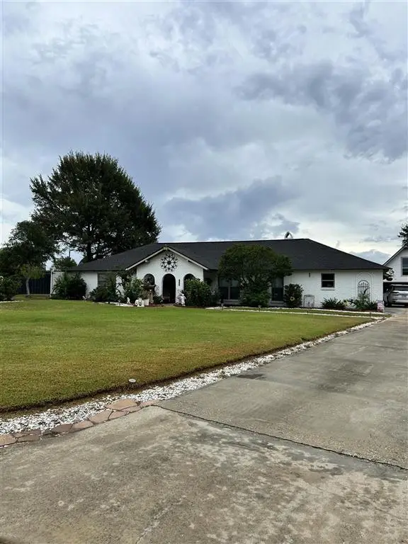 1423 S Chateau Circle S, Lake Charles, LA 70605 - #2