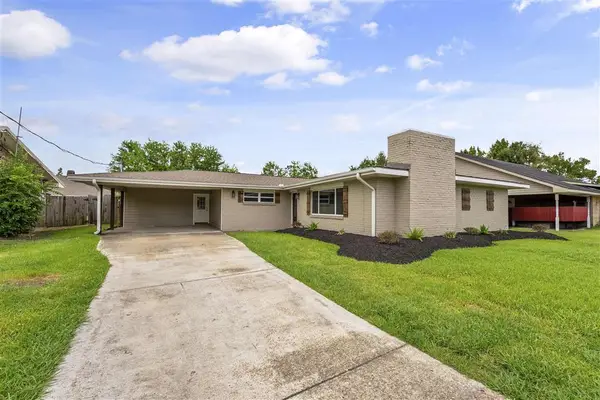 4802 Ponderosa Street, Lake Charles, LA 70605