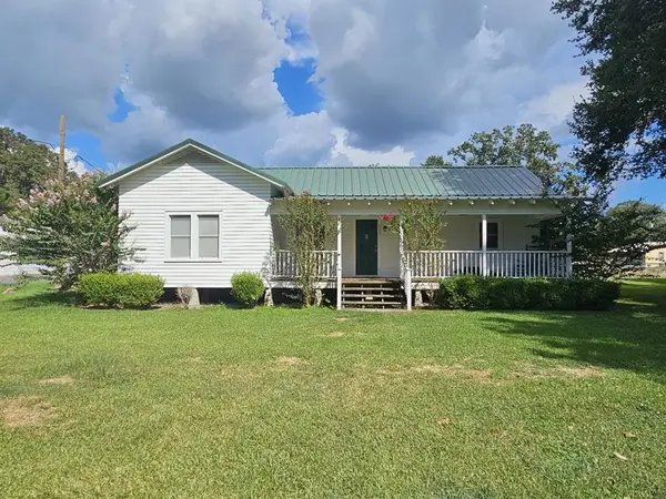 504 N Kinney Avenue N, Iowa, LA 70647
