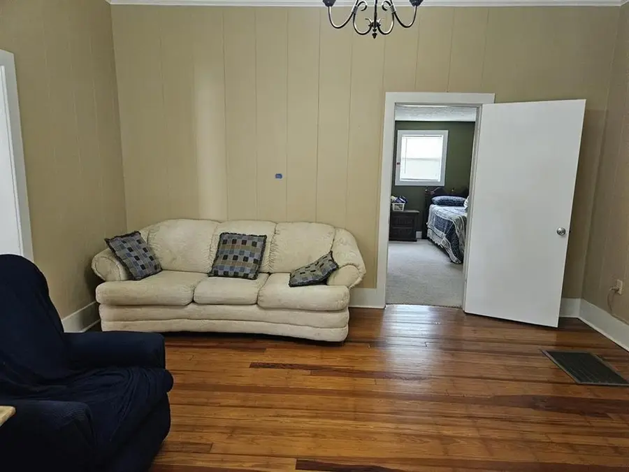 504 N Kinney Avenue N, Iowa, LA 70647 - #3