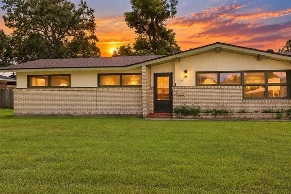 315 Morningside Drive, Lake Charles, LA 70605