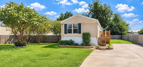 2525 Dolphin Drive, Lake Charles, LA 70605