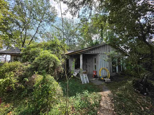 202 Seaman Street, Lake Charles, LA 70611