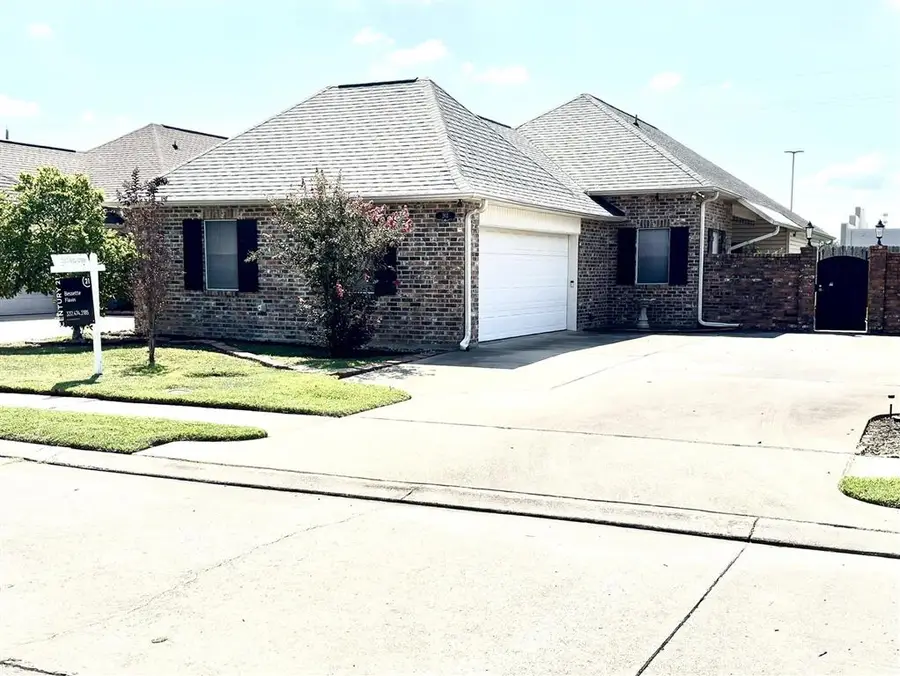 203 Pecanwood Drive, Lake Charles, LA 70605 - #2