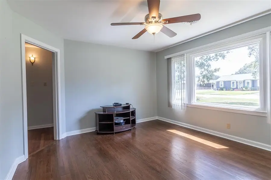 428 W Claude Street W, Lake Charles, LA 70605 - #3