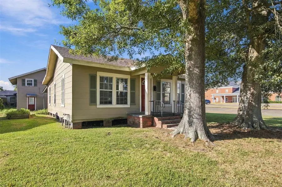 402 E Hale Street E, Lake Charles, LA 70601 - #2