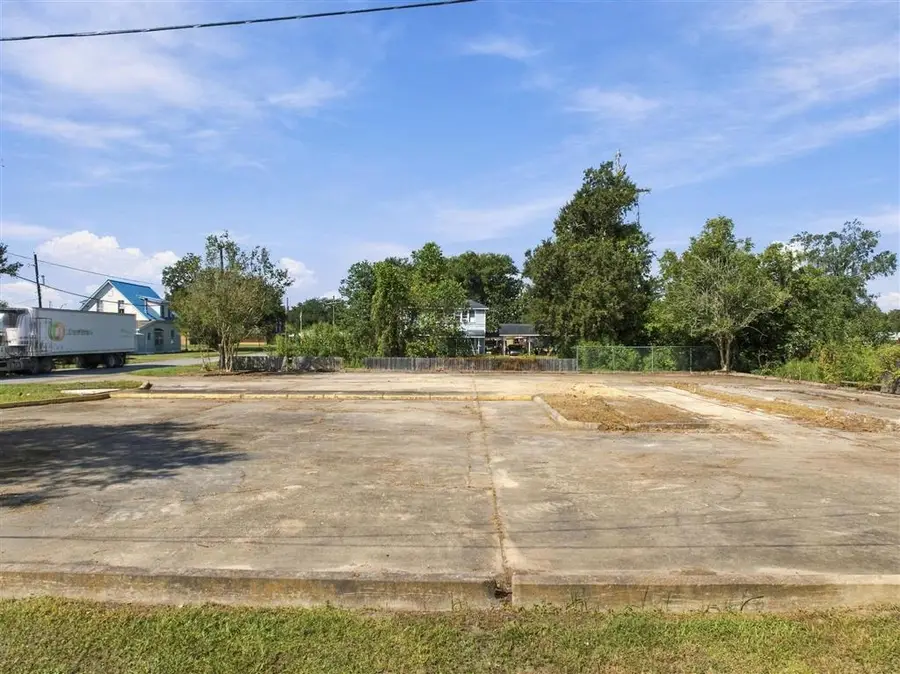 1302 Center Street, Vinton, LA 70668 - #3
