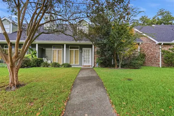 4112 Oak Point Lane, Lake Charles, LA 70605