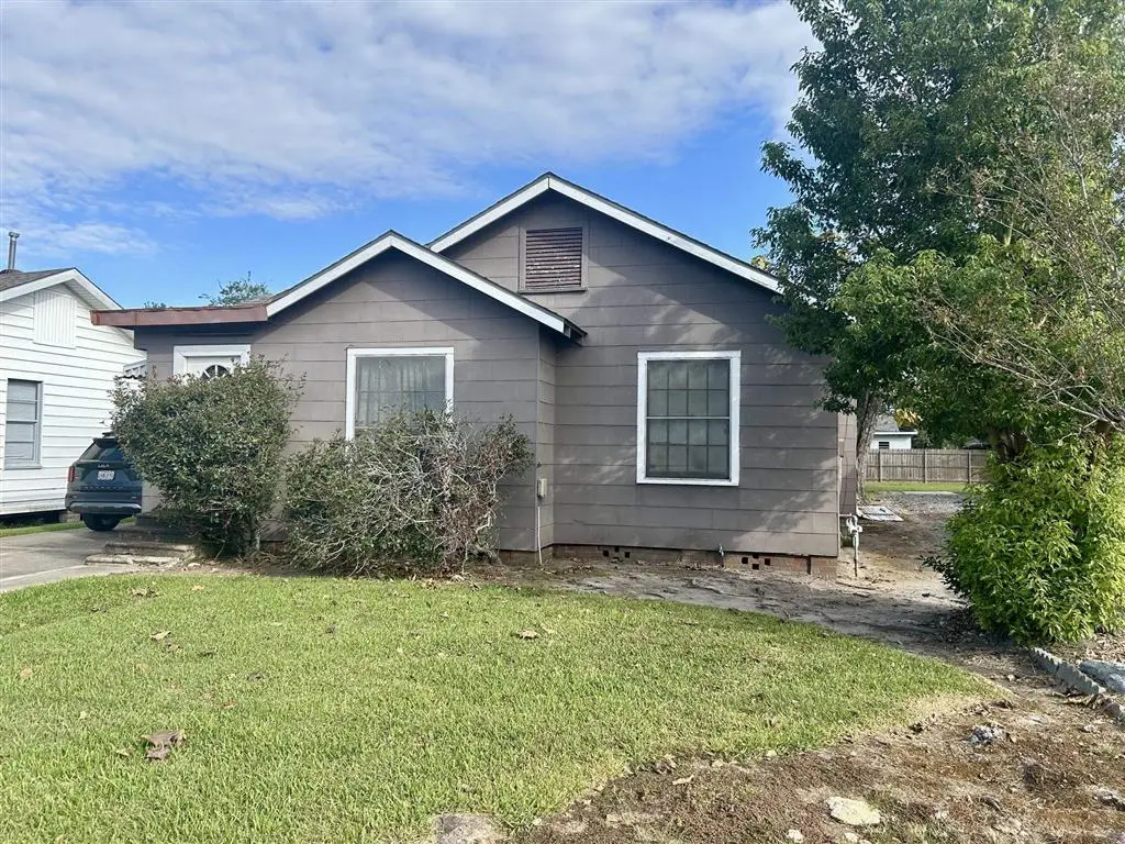 218 W Hale Street W, Lake Charles, LA 70601 - #1