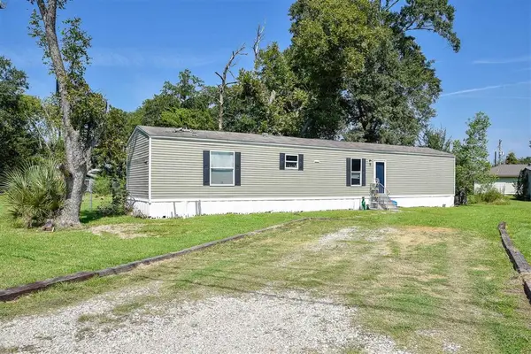 301 & 311 Henning Drive, Sulphur, LA 70663