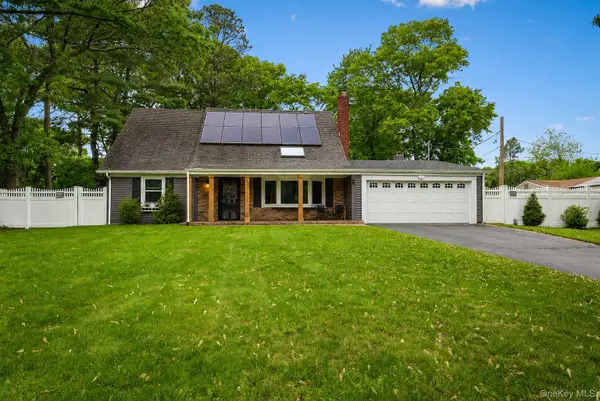 26 Wintergreen Drive, Coram, NY 11727