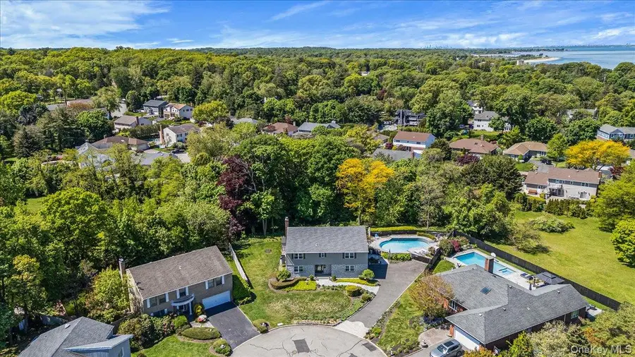 4 High Court, Bayville, NY 11709 - #2