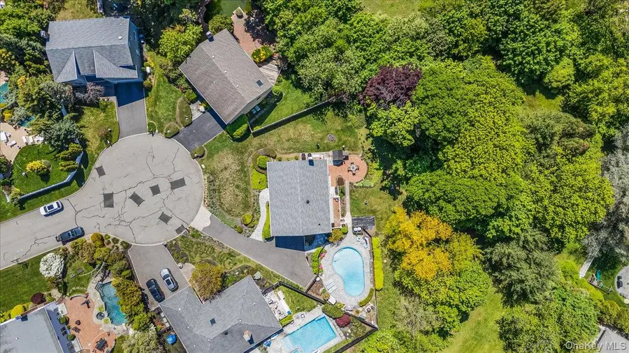 4 High Court, Bayville, NY 11709 - #3