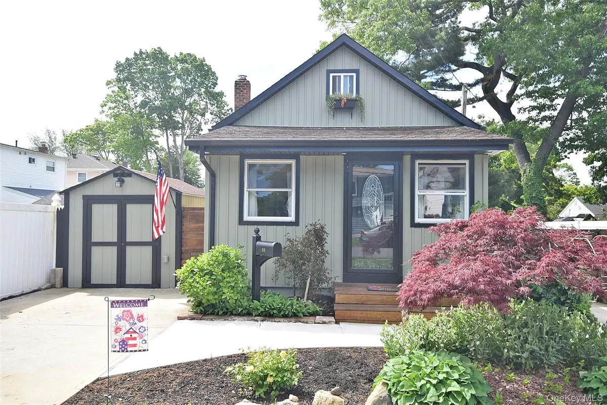 22 Salem Place, Copiague, NY 11726 - #1
