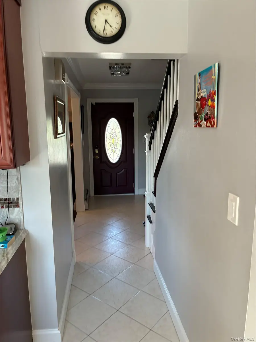 60 S Crescent Drive, Farmingdale, NY 11735 - #2