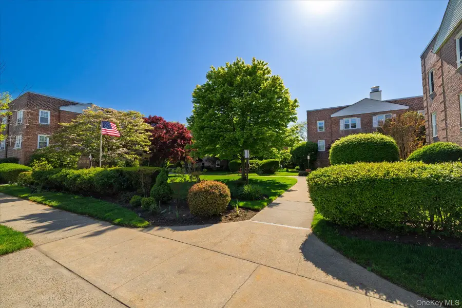 200 N Village Avenue #F6, Rockville Centre, NY 11570 - #2