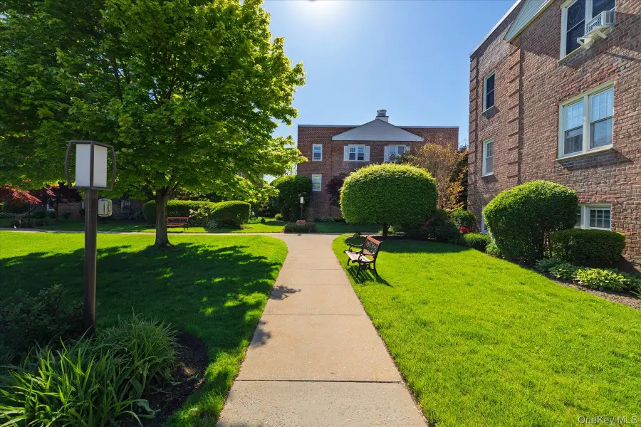 200 N Village Avenue #F6, Rockville Centre, NY 11570 - #3