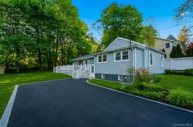 21 Newfoundland Avenue, Huntington, NY 11743 - #2
