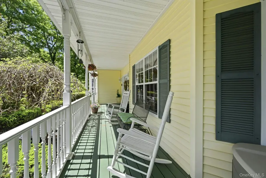 3 Pia Court, Holtsville, NY 11742 - #2