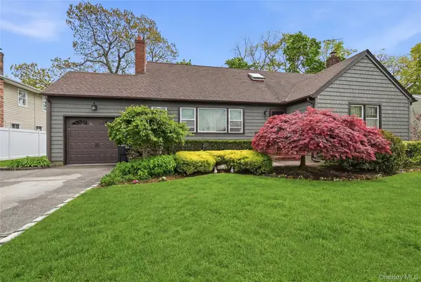 41 Lane Street, Lindenhurst, NY 11757