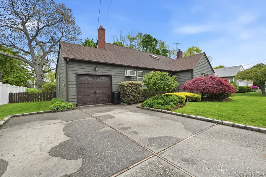 41 Lane Street, Lindenhurst, NY 11757 - #2