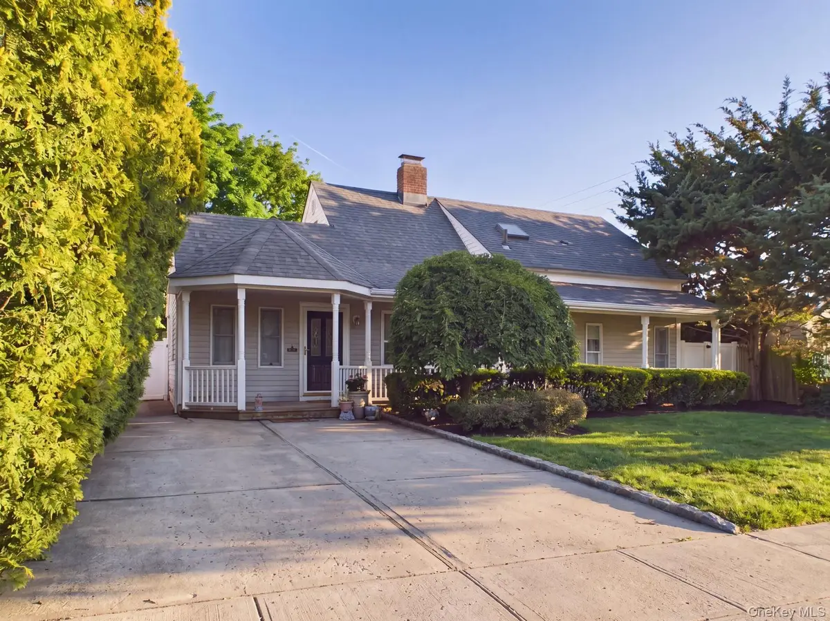 6 Snowbird Lane, Levittown, NY 11756 - #1