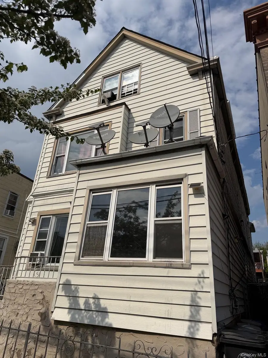 1714 Saint Peters Avenue, Bronx, NY 10461 - #2