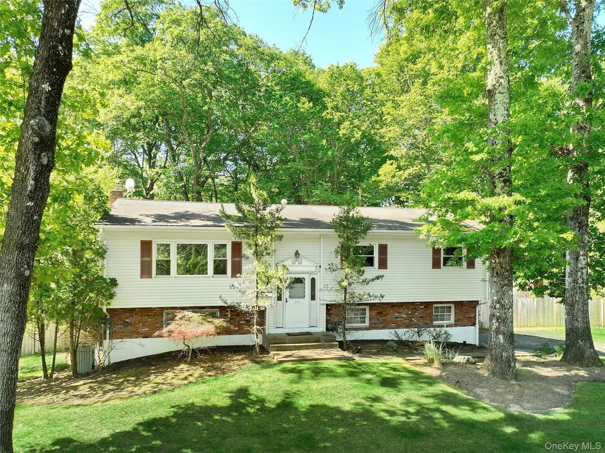 17 Twin Lakes Drive, Airmont, NY 10952 - #1