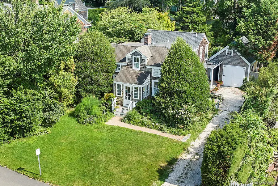 28 Bowden Square, Southampton, NY 11968 - #2