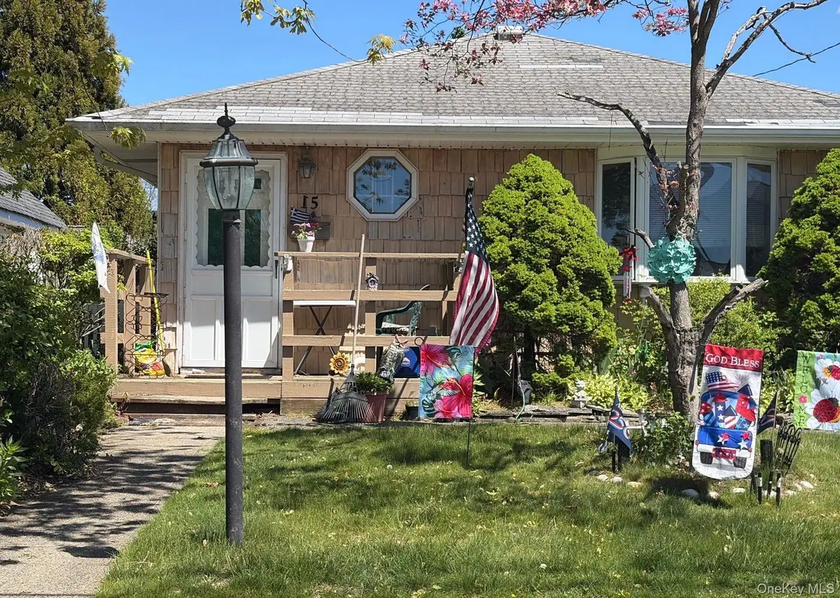 15 E Jackson Avenue, Babylon, NY 11702 - #1