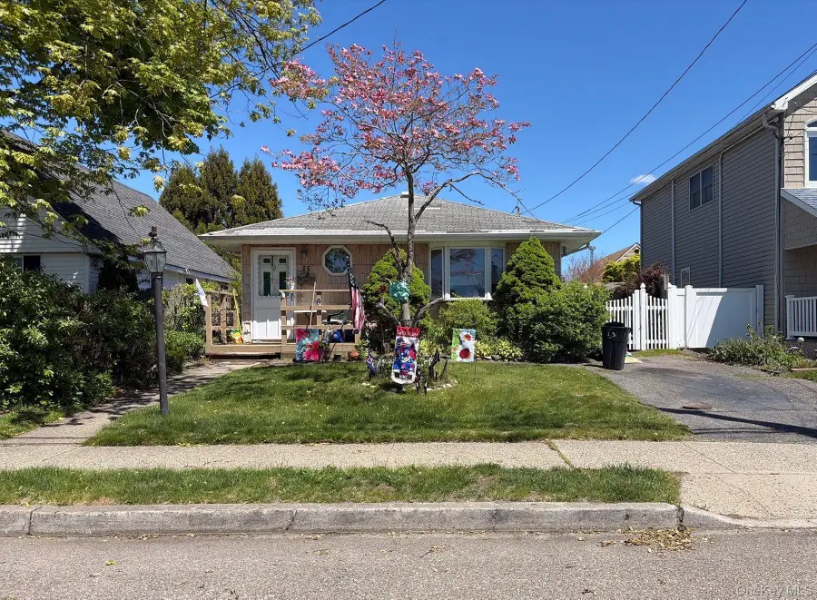 15 E Jackson Avenue, Babylon, NY 11702 - #2