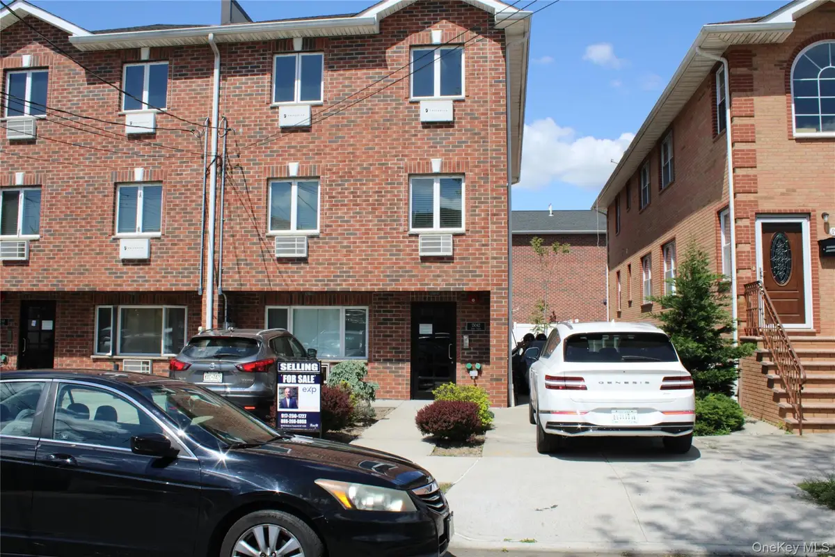150-42 99th Place, Ozone Park, NY 11417 - #1