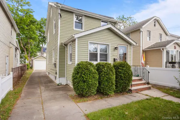 194-35 114th Drive, Saint Albans, NY 11412