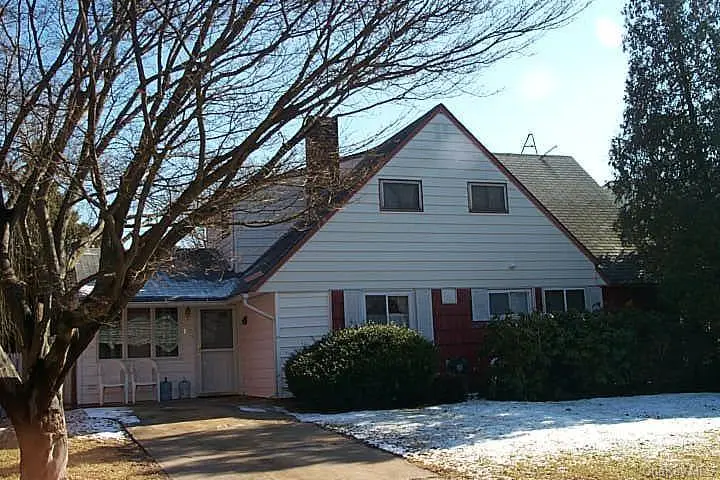 15 Ponder Lane, Levittown, NY 11756 - #1