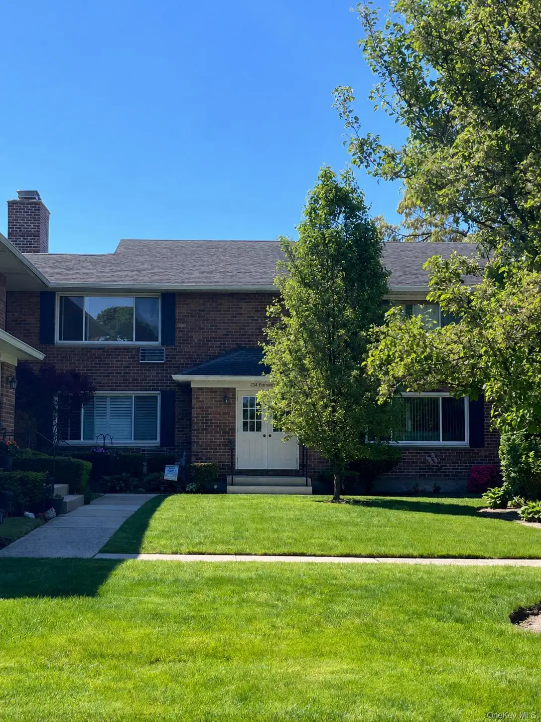 234 Edmunton Drive #J12, North Babylon, NY 11703 - #1