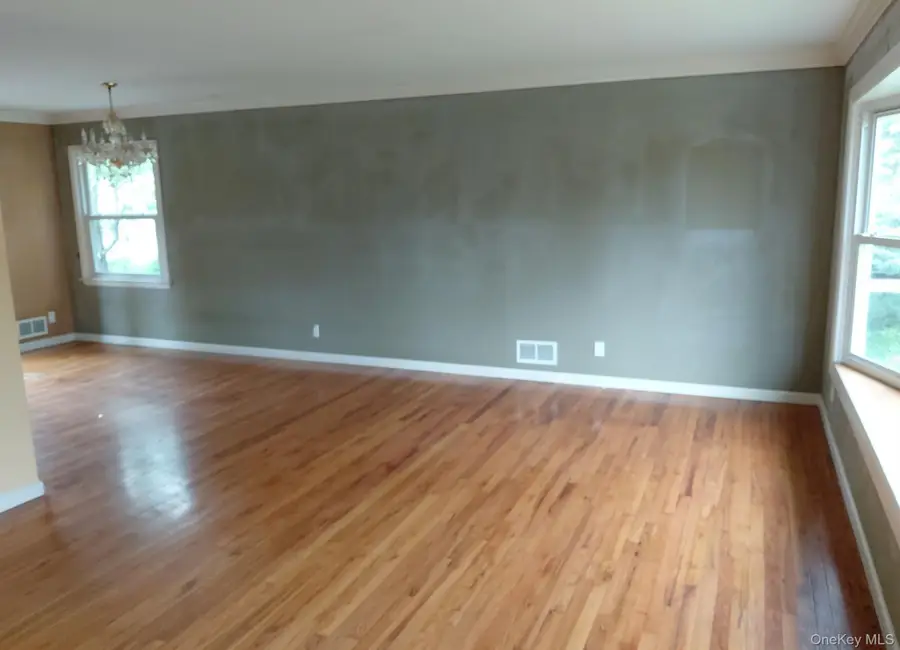 15 South Road, White Plains, NY 10603 - #3