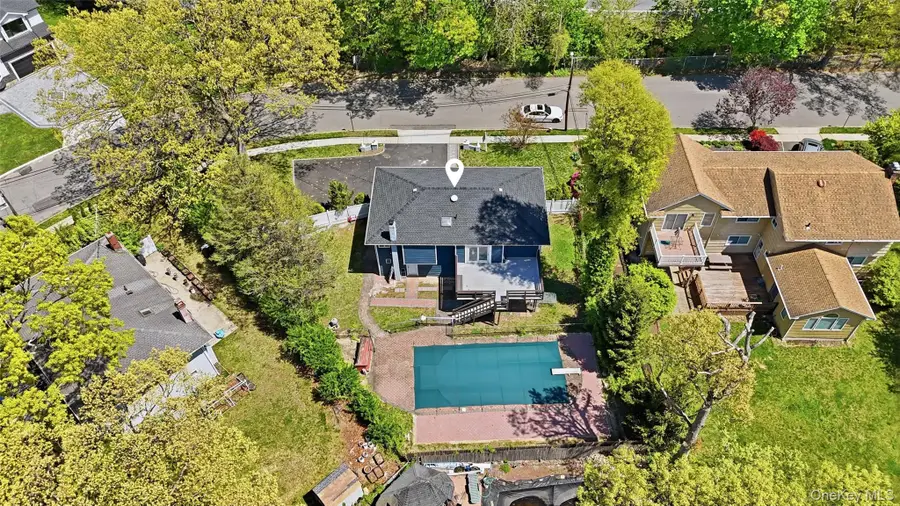 18 Park Drive E, Syosset, NY 11791 - #3