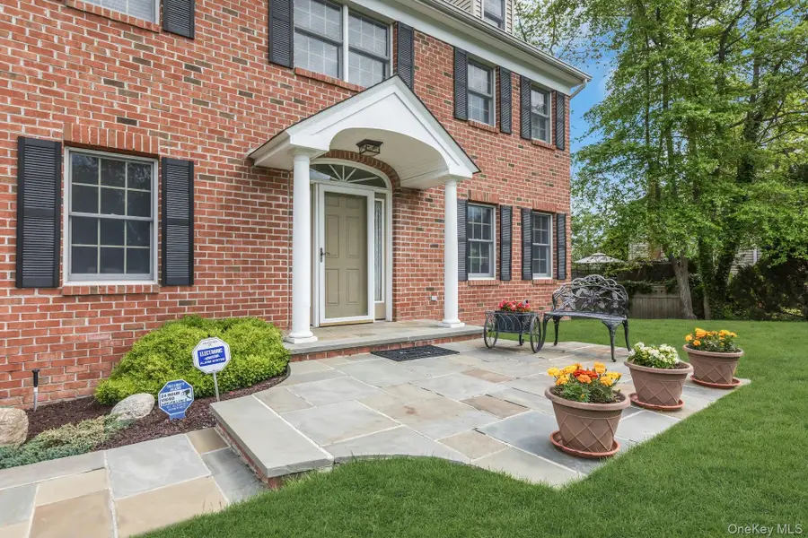 25 Middlesex Avenue, Oakdale, NY 11769 - #3