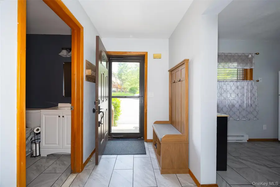 6103 Chelsea Cove N, Hopewell Junction, NY 12533 - #2