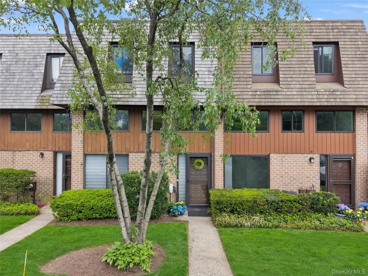 23 The Hamlet, Pelham, NY 10803 - #1