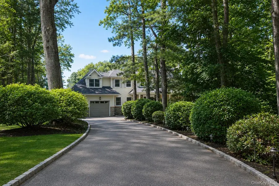21 Hildreth Avenue, Huntington, NY 11743 - #2