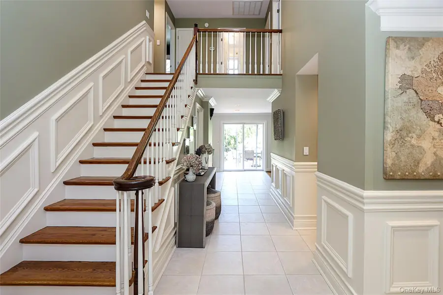 21 Hildreth Avenue, Huntington, NY 11743 - #3