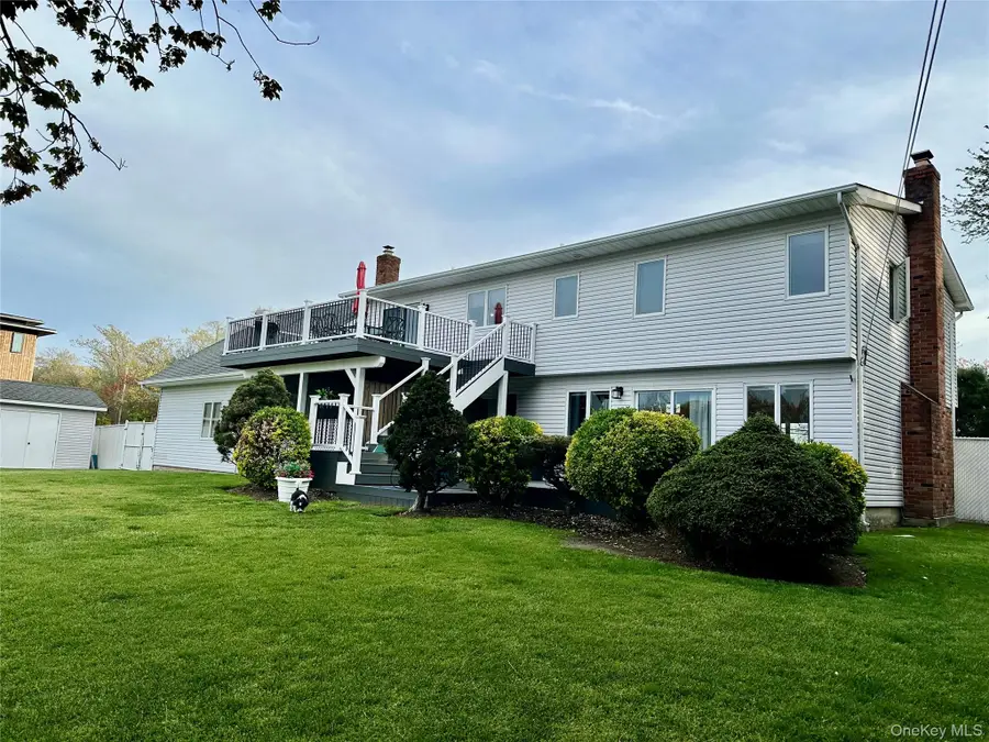 24 Biltmore Avenueext Avenue, Oakdale, NY 11769 - #2